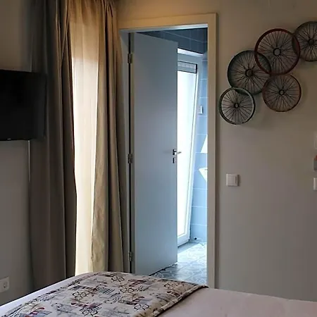 Royal Hostel *