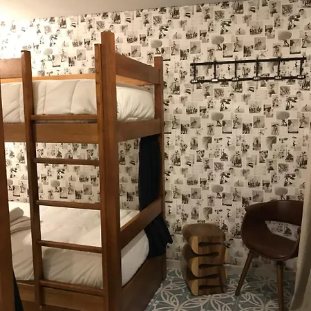 Royal ホステル